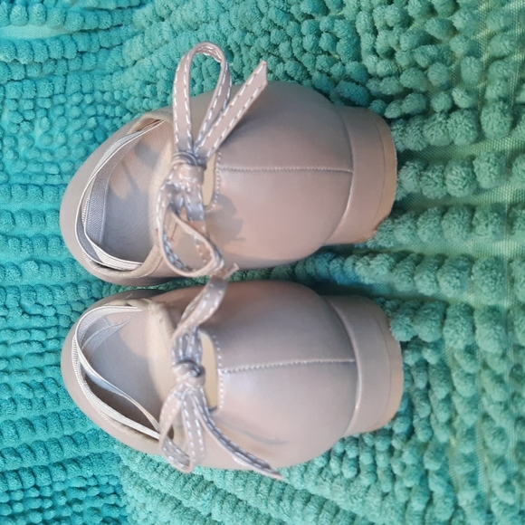 Room of Fashion slip on shoes size 7.5 - Picture 3 of 6